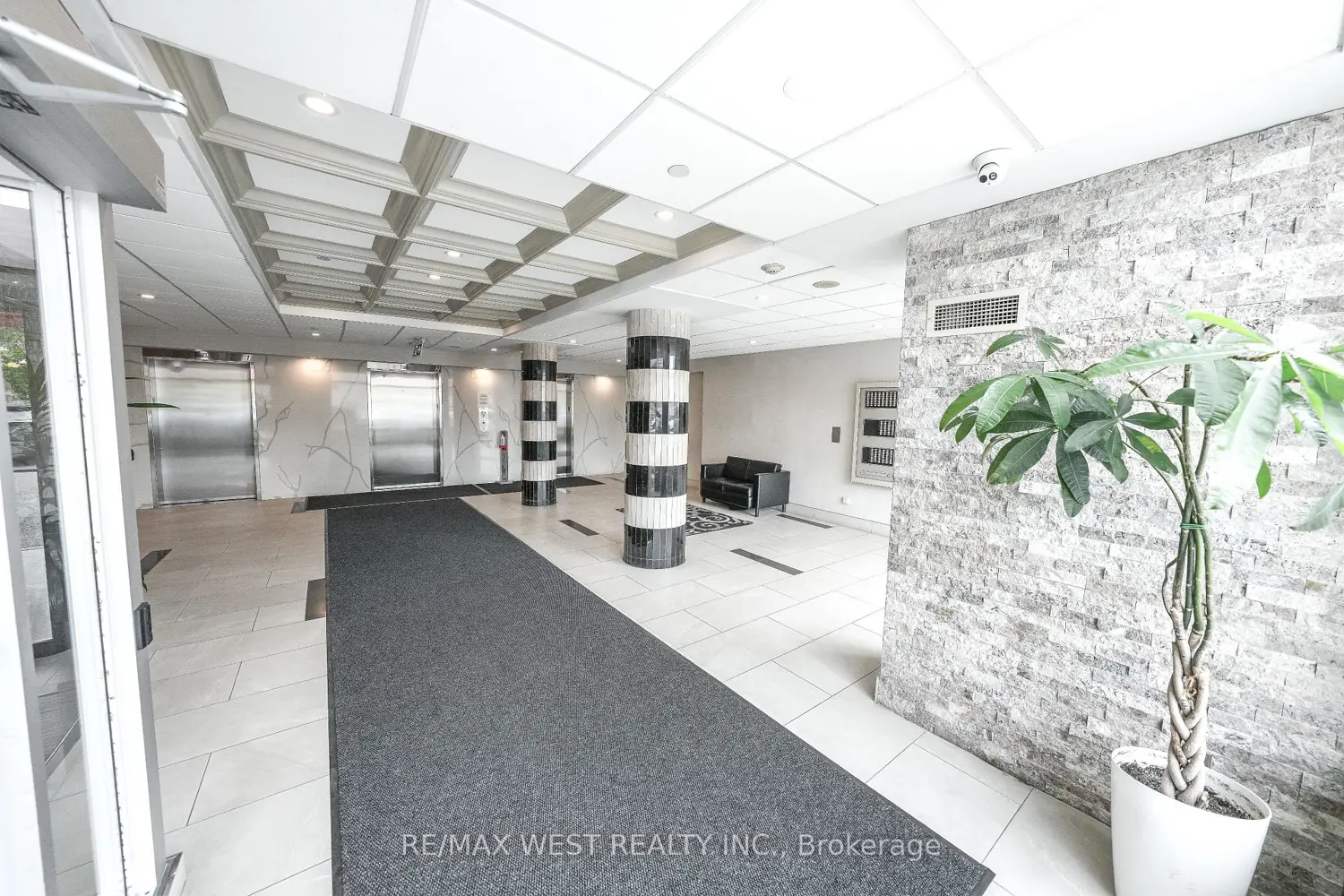 Additional image 5 of 1470 Midland Avenue 608