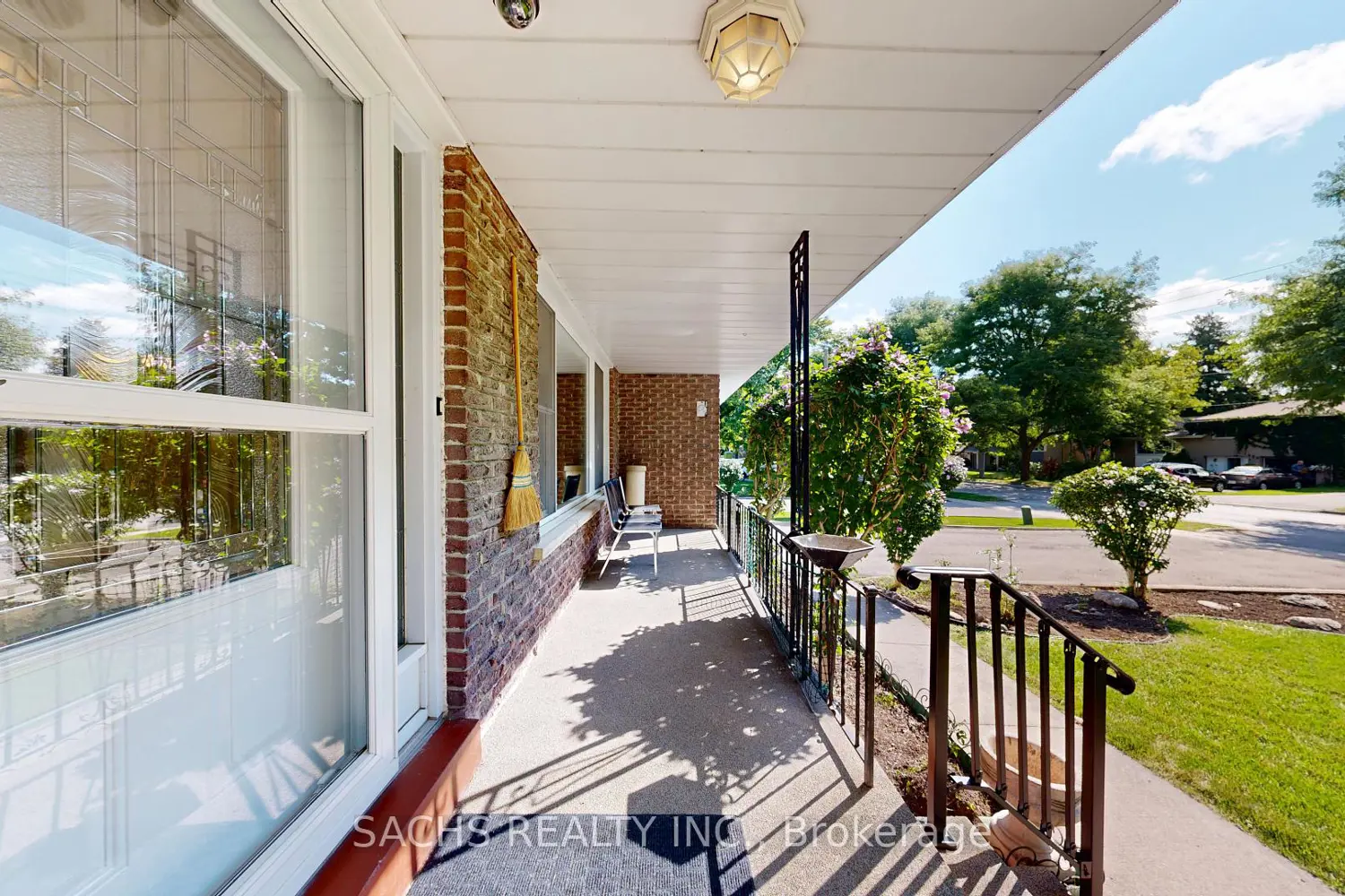 377 Crosby Avenue photo 2