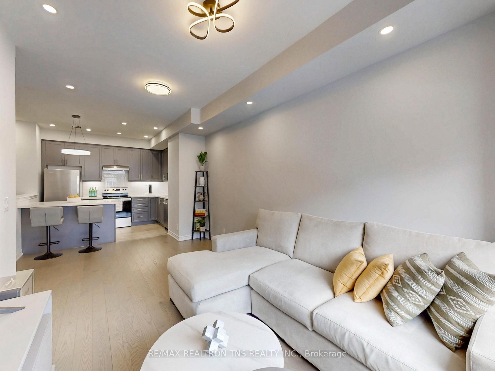 16 Herman Gilroy Lane, Markham, ON, L6C 3L7