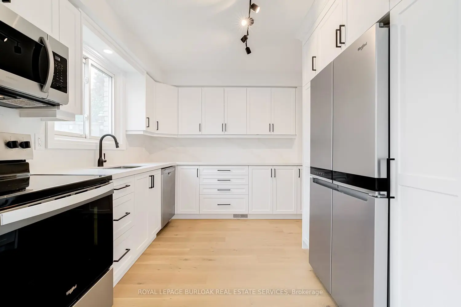 Additional image 6 of 5475 Lakeshore Road 4