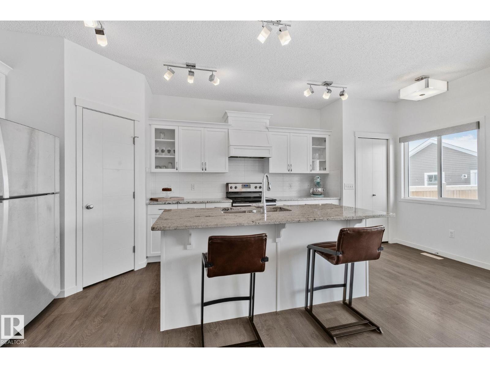 Additional image 2 of 540 Ebbers Way NW, Edmonton, AB, T5Y3T8