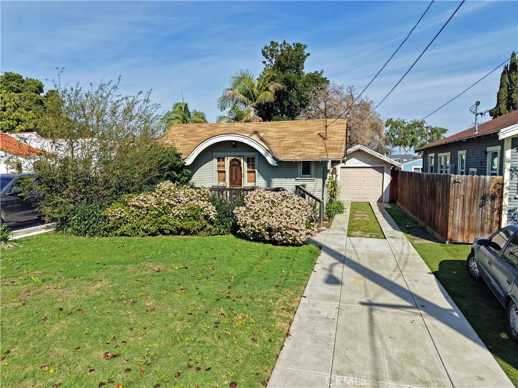 9211 Walnut St, Bellflower, CA 90706