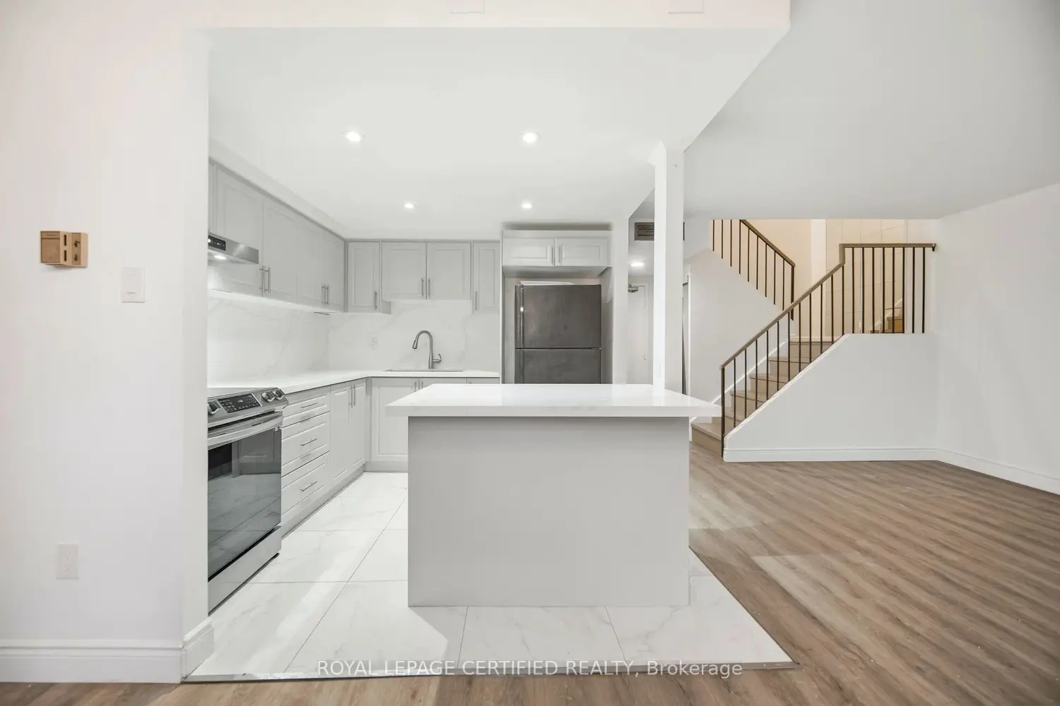 Additional image 18 of 2645 Jane Street 112