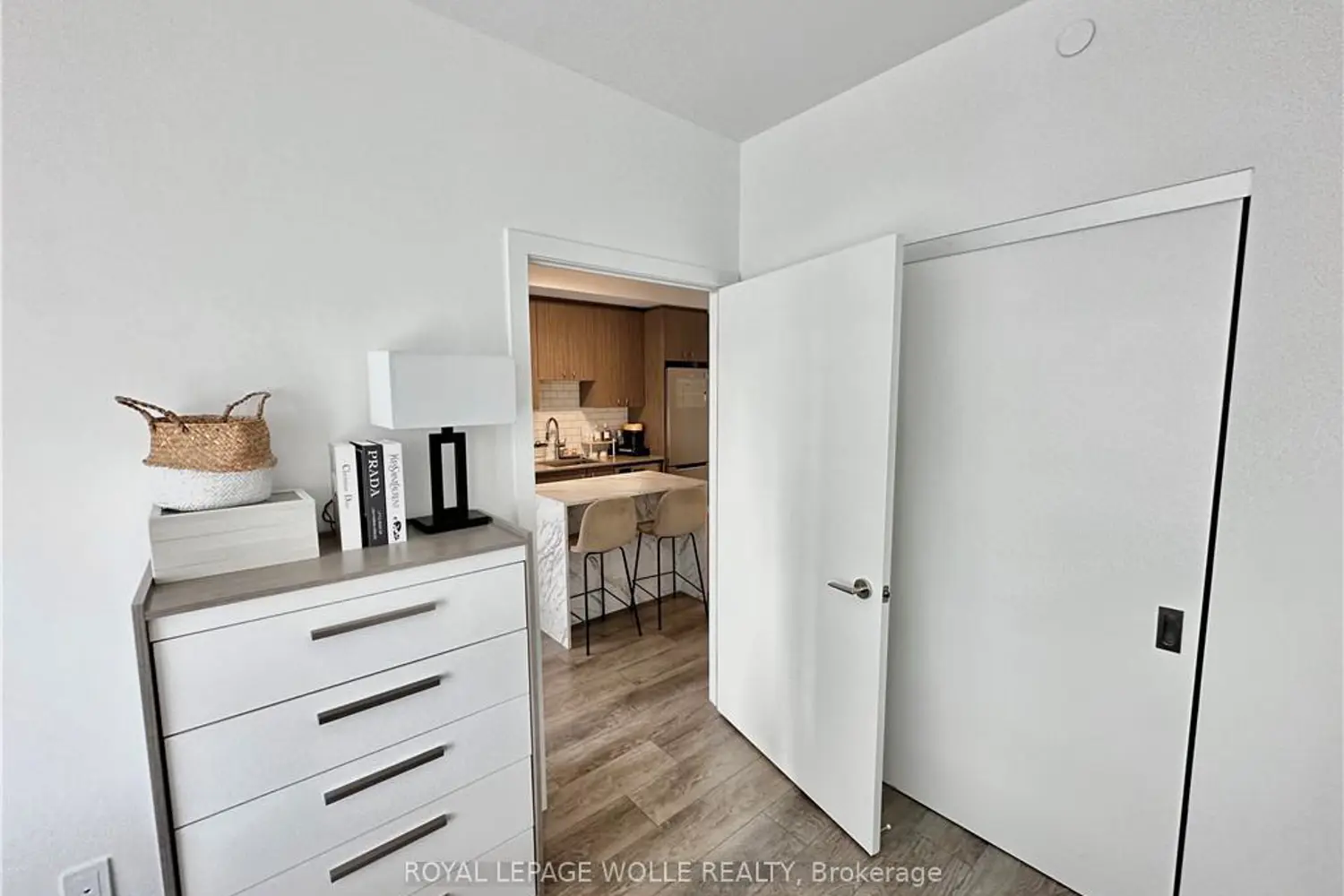 Additional image 12 of 15 Wellington Street 1114