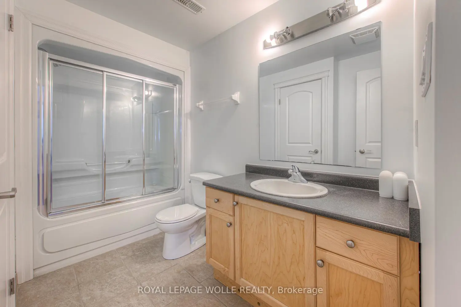 Additional image 16 of 555 King Street 109