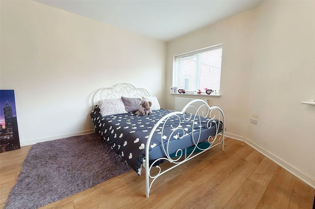 Additional image 11 of 2 bed flat for saleAntonia Court, Terminus Road, Littlehampton, West Sussex BN17