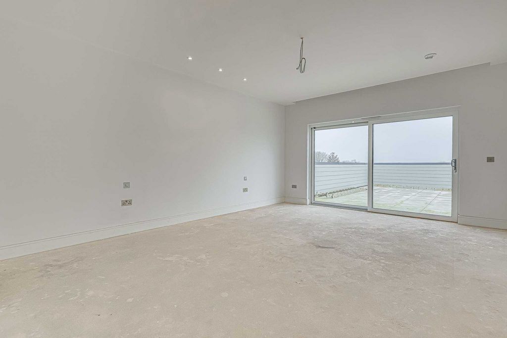 Additional image 19 of 3 bed penthouse for saleBeech Road, Benfleet SS7