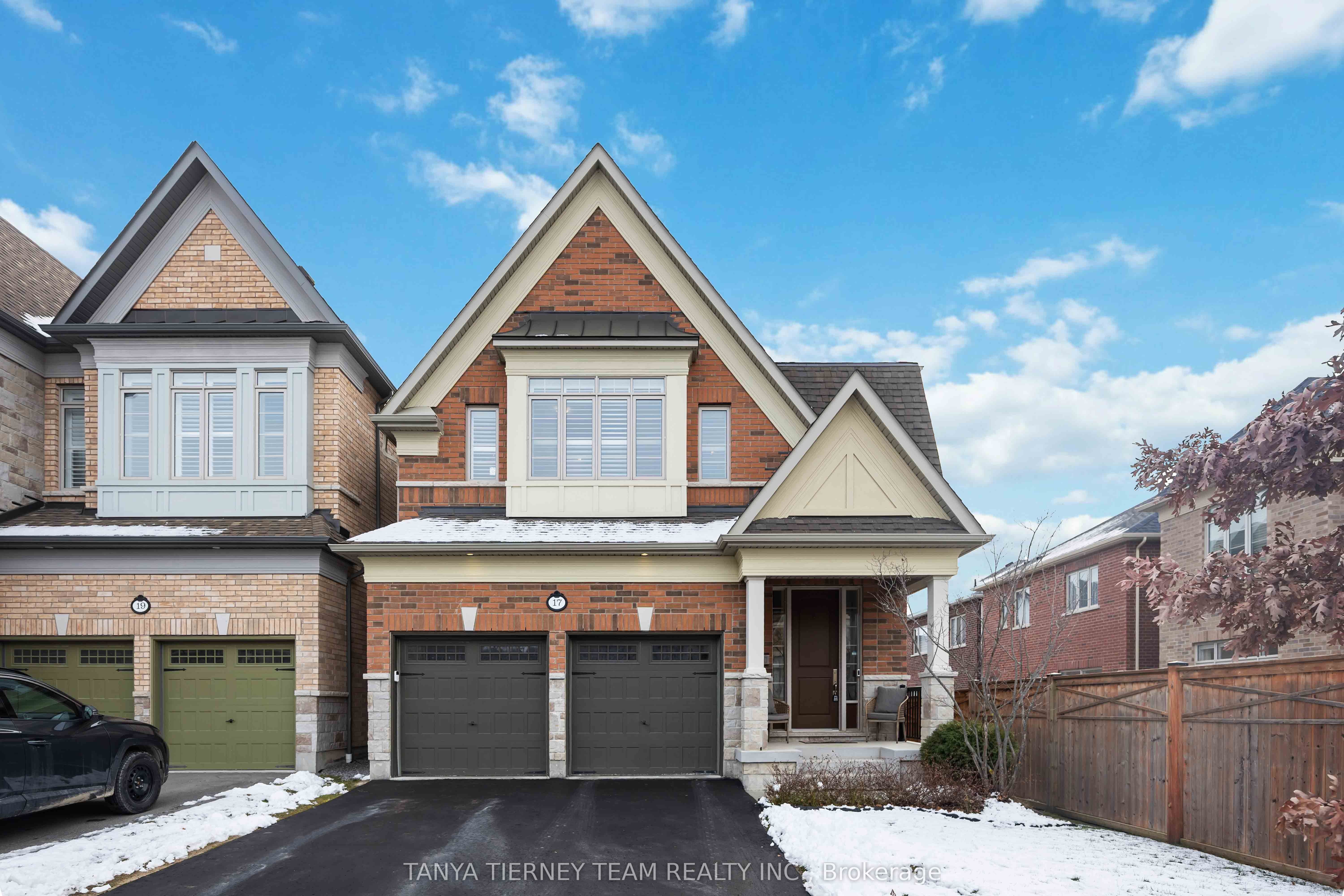 17 Pennine Drive, Whitby, ON, L1P 0C3