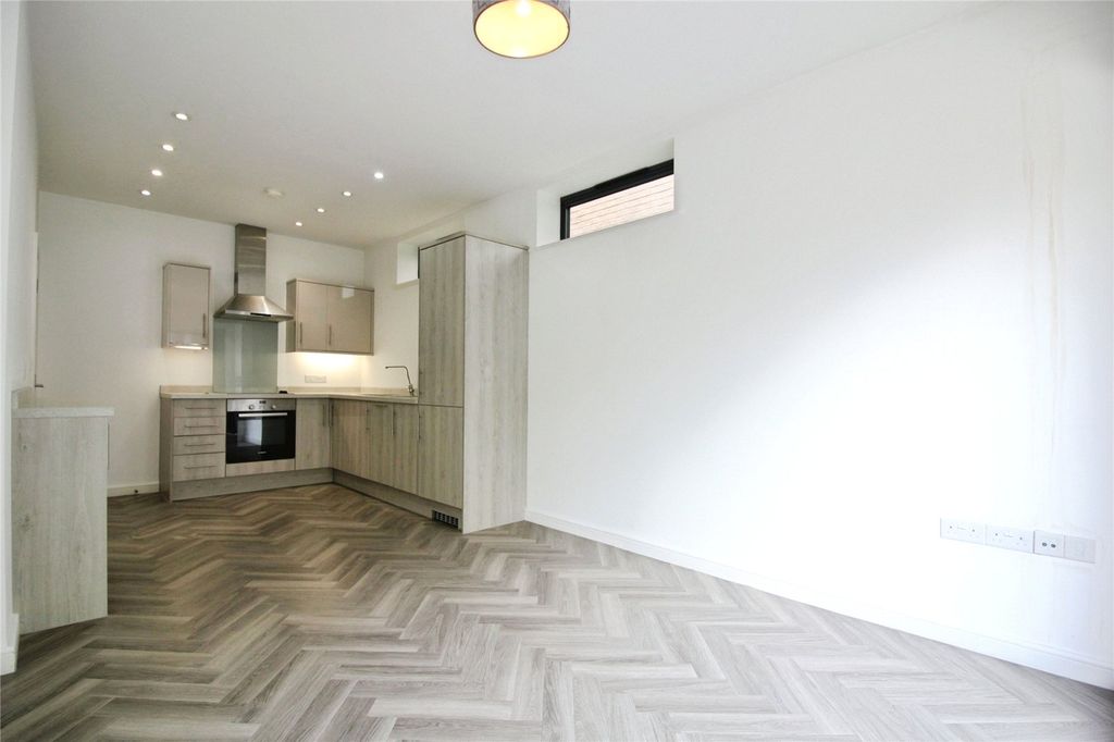 Additional image 4 of 2 bed flat for saleWatlington Street, Reading RG1
