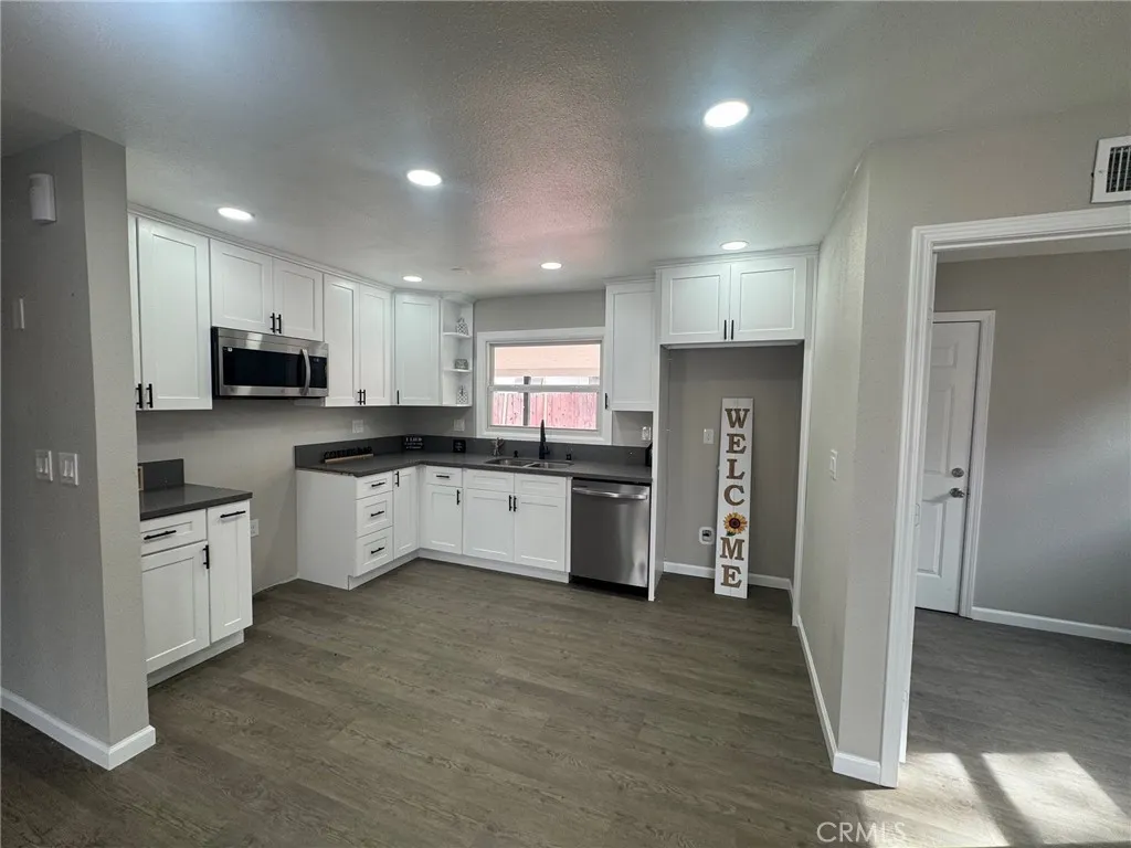 Additional image 13 of 318 W Avenue J10, Lancaster, CA 93534