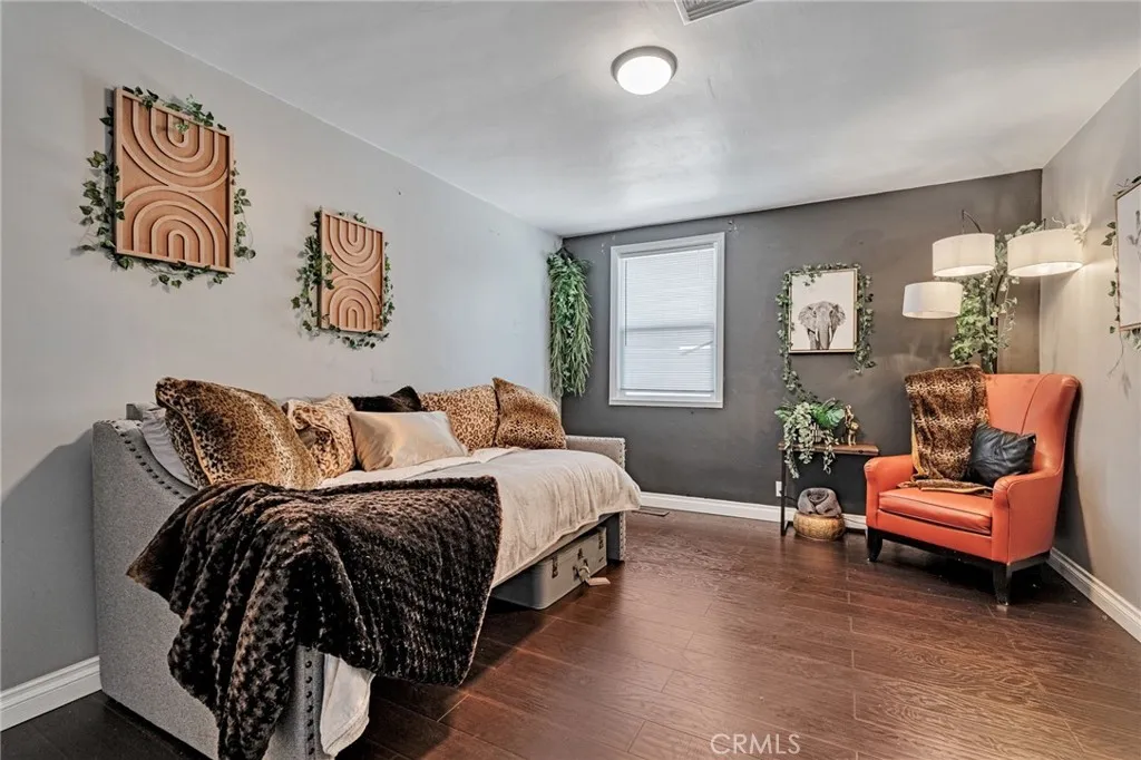 Additional image 56 of 70 W Claremont St, Pasadena, CA 91103