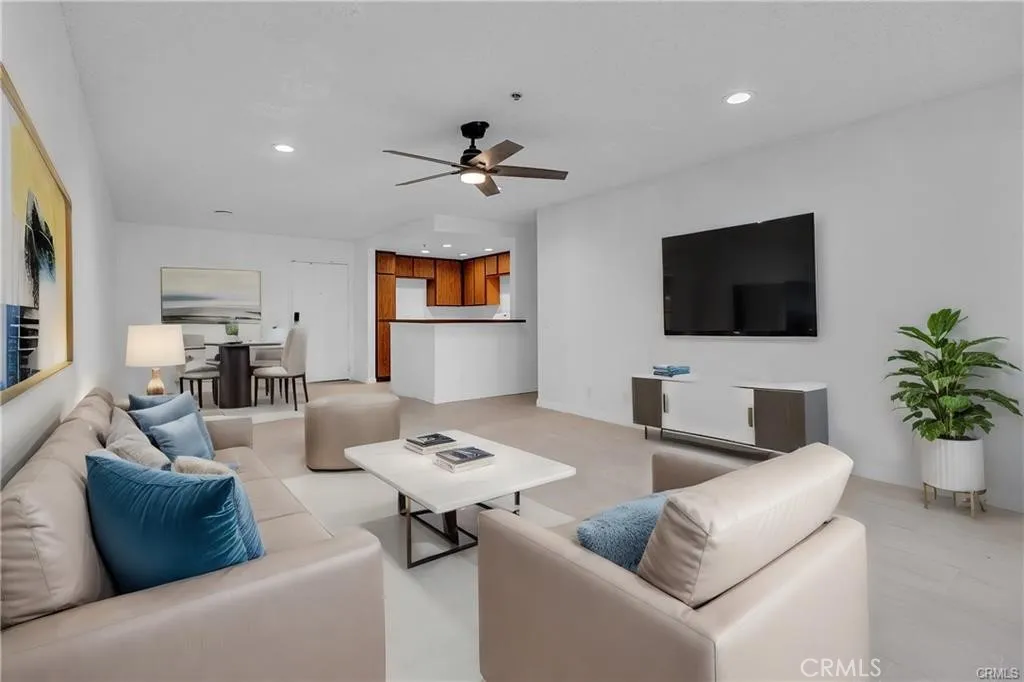 Additional image 3 of 700 W 3rd St, Santa Ana, CA 92701