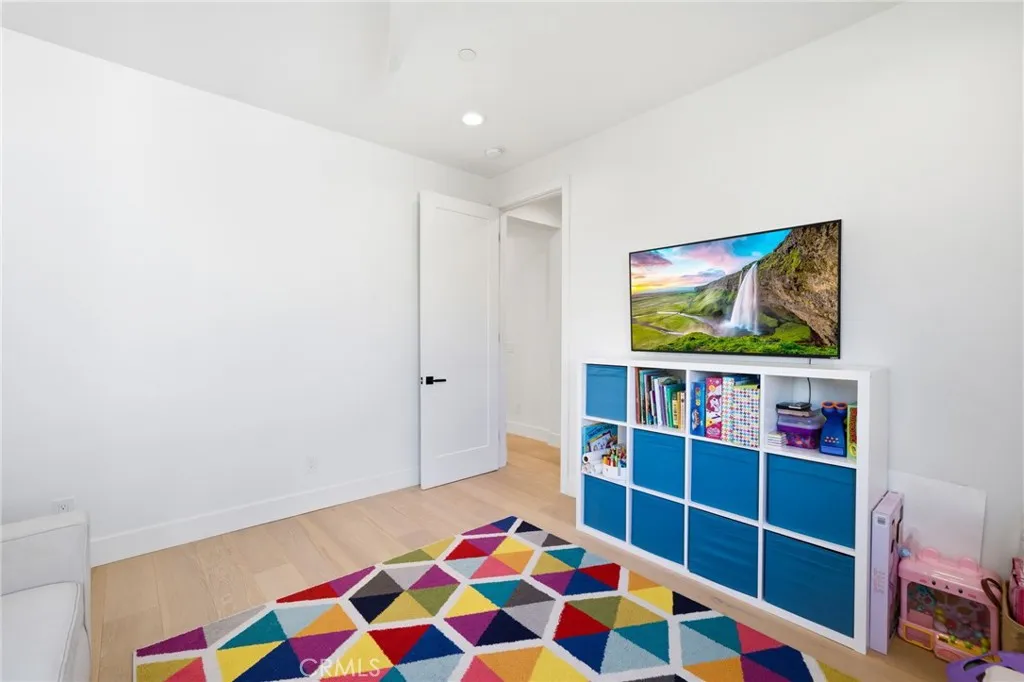 Additional image 65 of 12840 S Seaglass Circle, Los Angeles, CA 90094