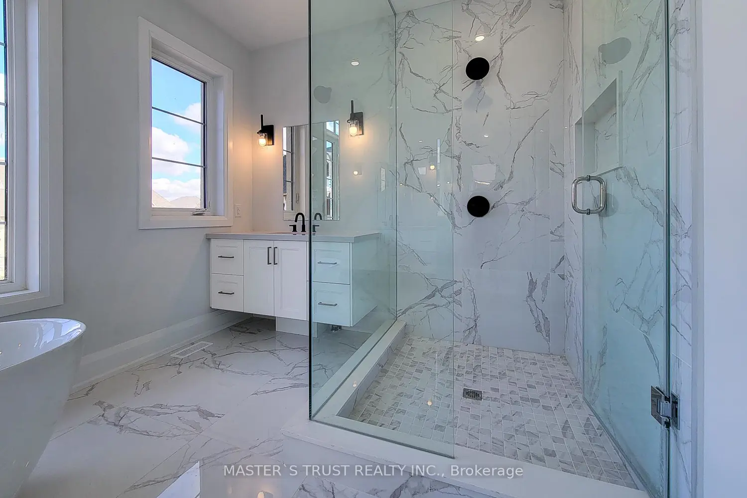 Additional image 12 of 325 Somme Street