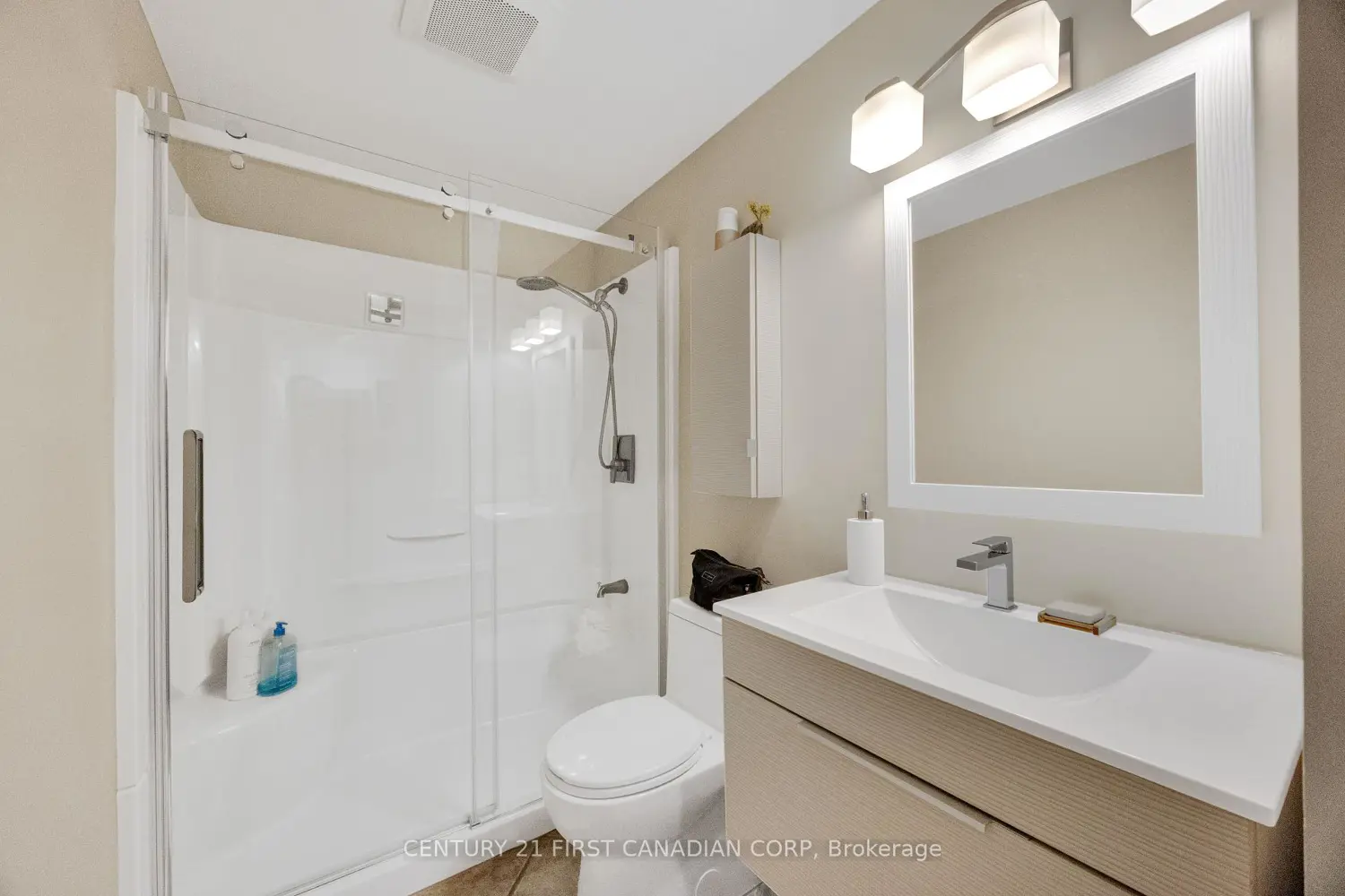 Additional image 7 of 275 Queens Avenue 202