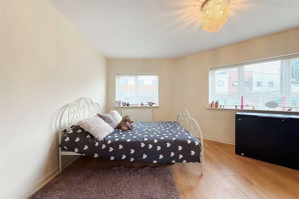 Additional image 12 of 2 bed flat for saleAntonia Court, Terminus Road, Littlehampton, West Sussex BN17