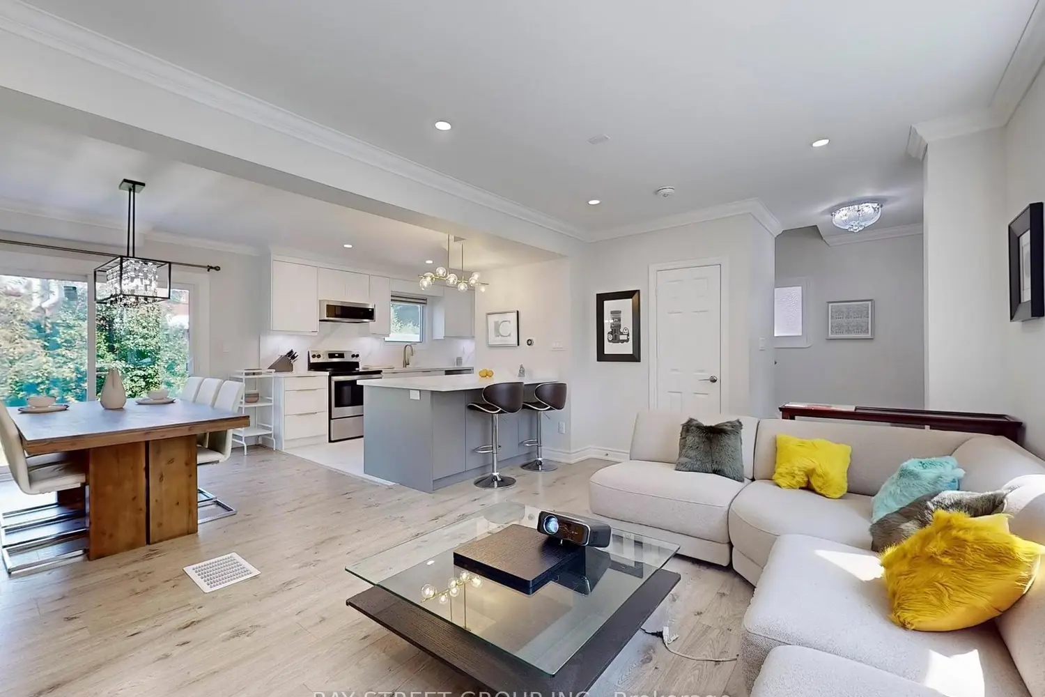 Additional image 3 of 657 Pharmacy Avenue