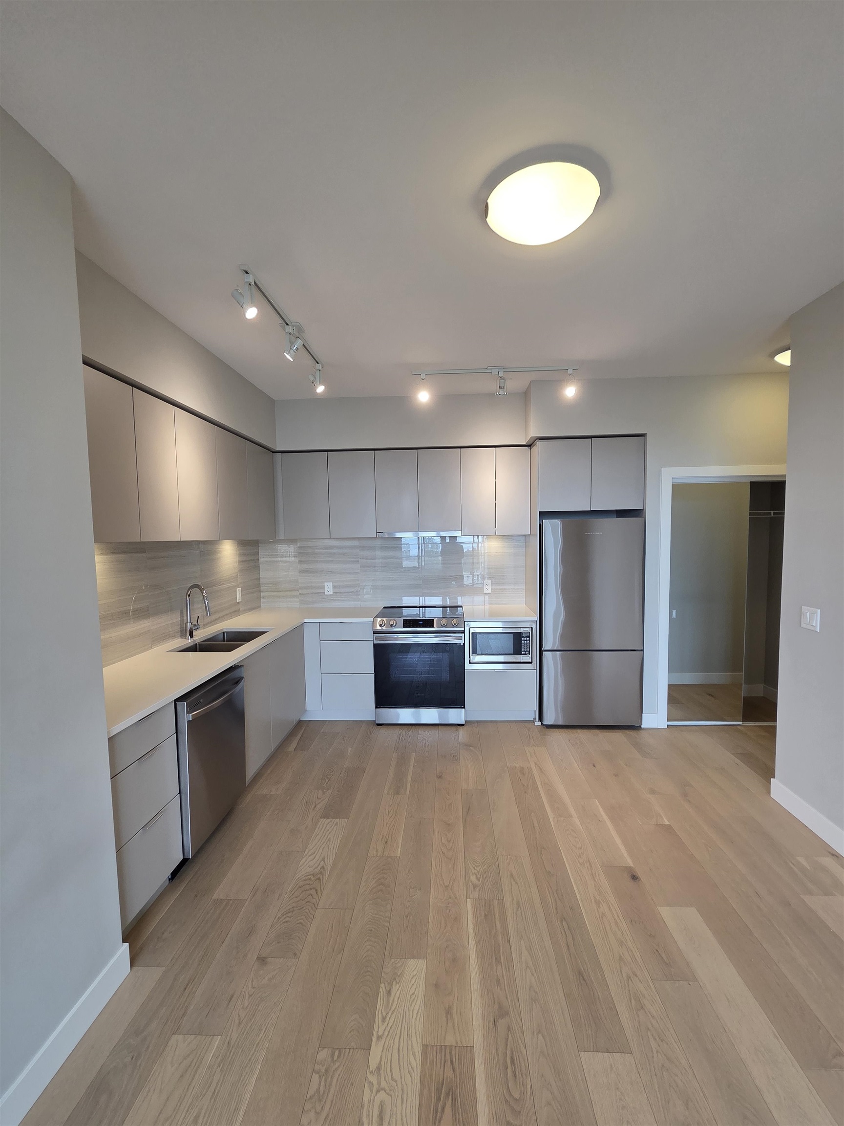 Additional image 2 of 801-8761 University Crescent, Burnaby, BC, V5A 0G3