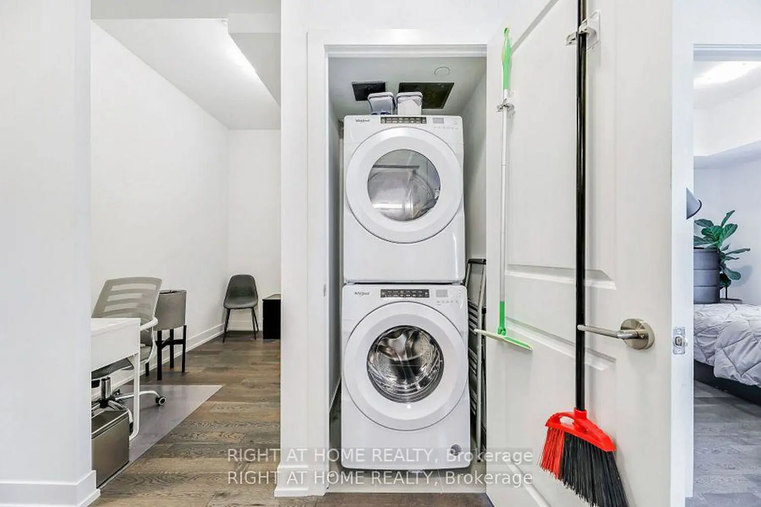 Additional image 8 of 1063 Douglas Mccurdy Common 213