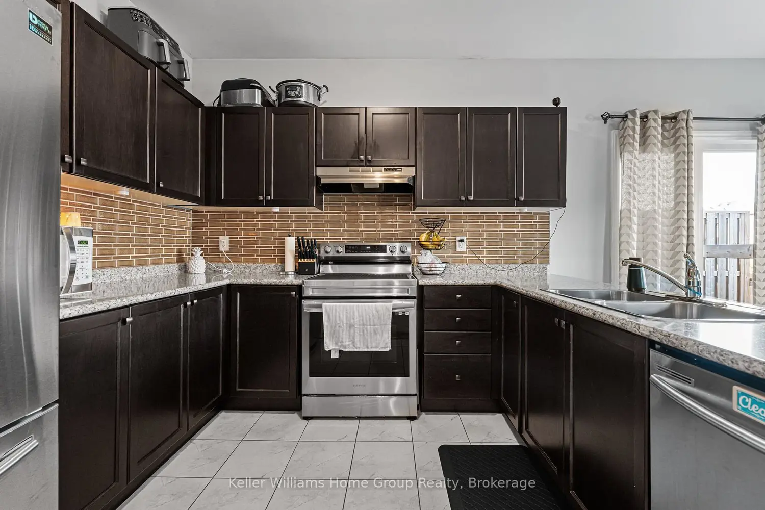 Additional image 4 of 24 Courtney Street