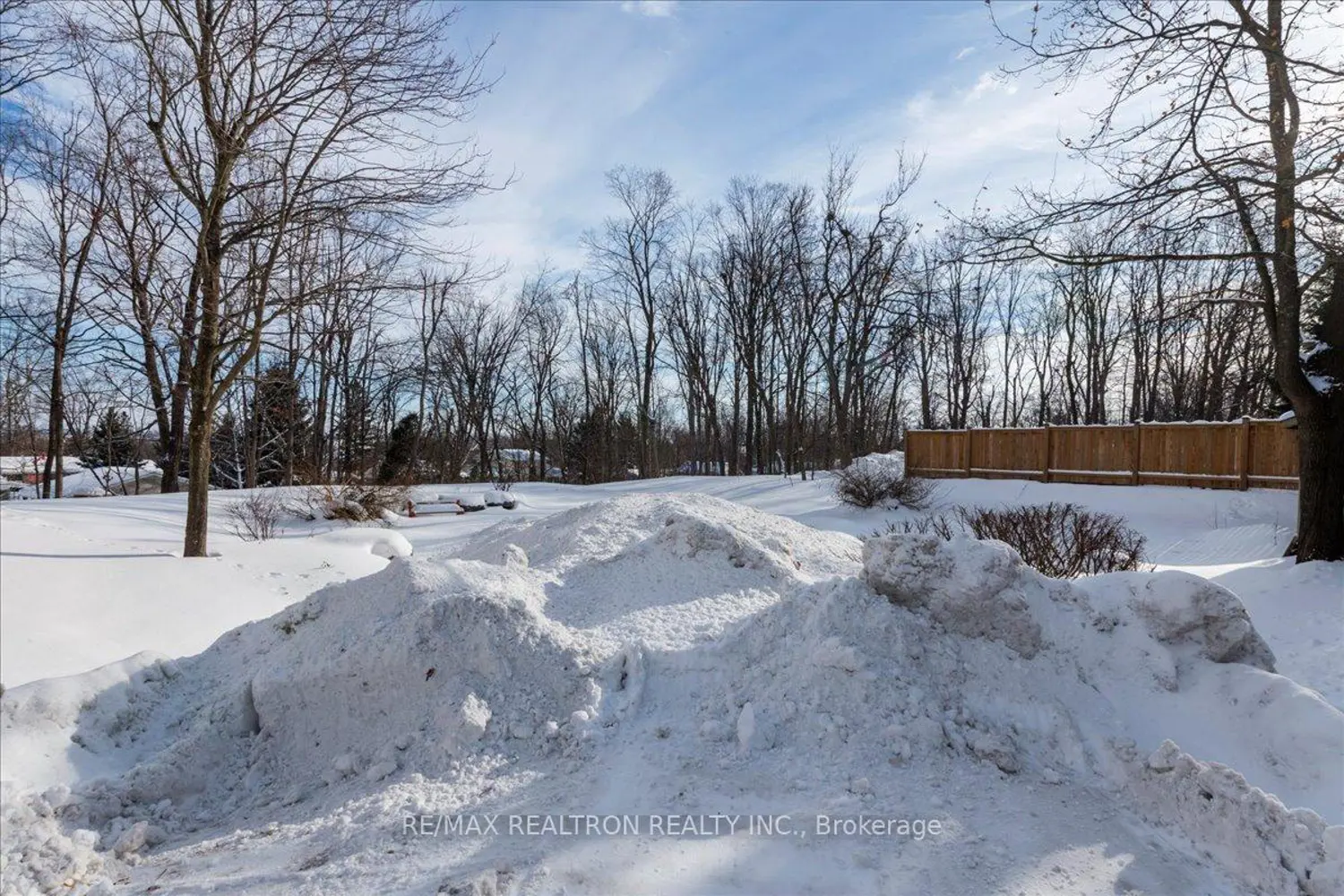 Additional image 19 of 492 Laclie Street 302