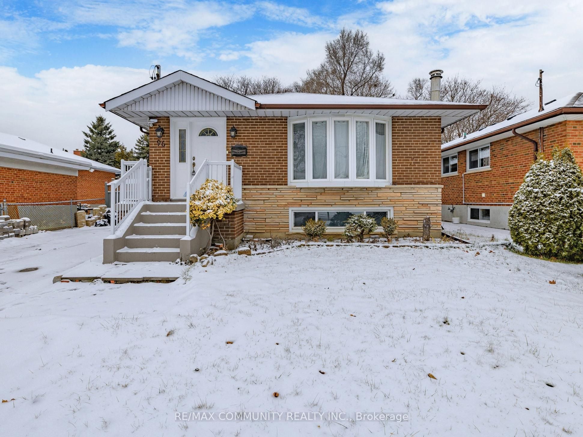 Main-96 Scarden Avenue, Toronto, ON, M1T 1W5