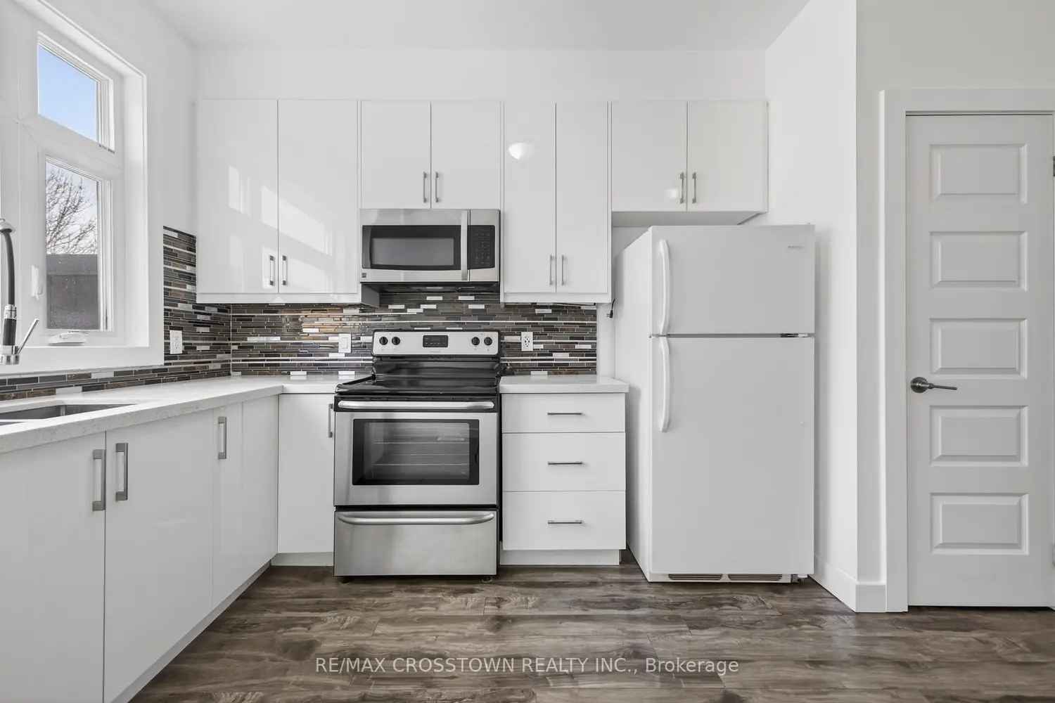 Additional image 5 of 540 Essa Road 2