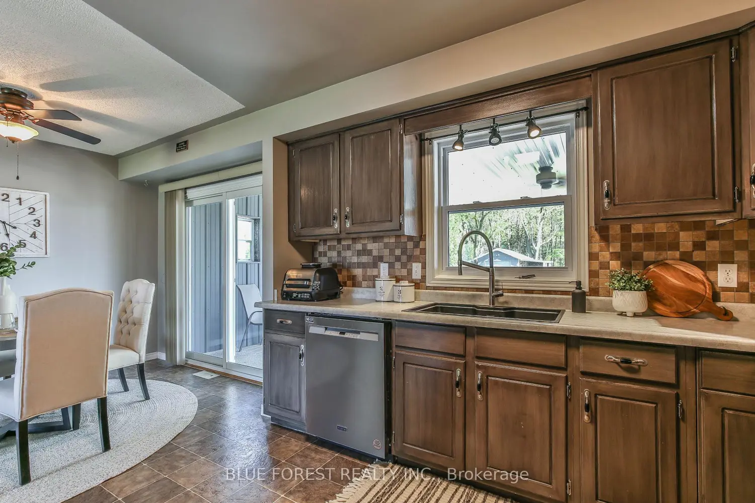 Additional image 5 of 50000 Dingle Street