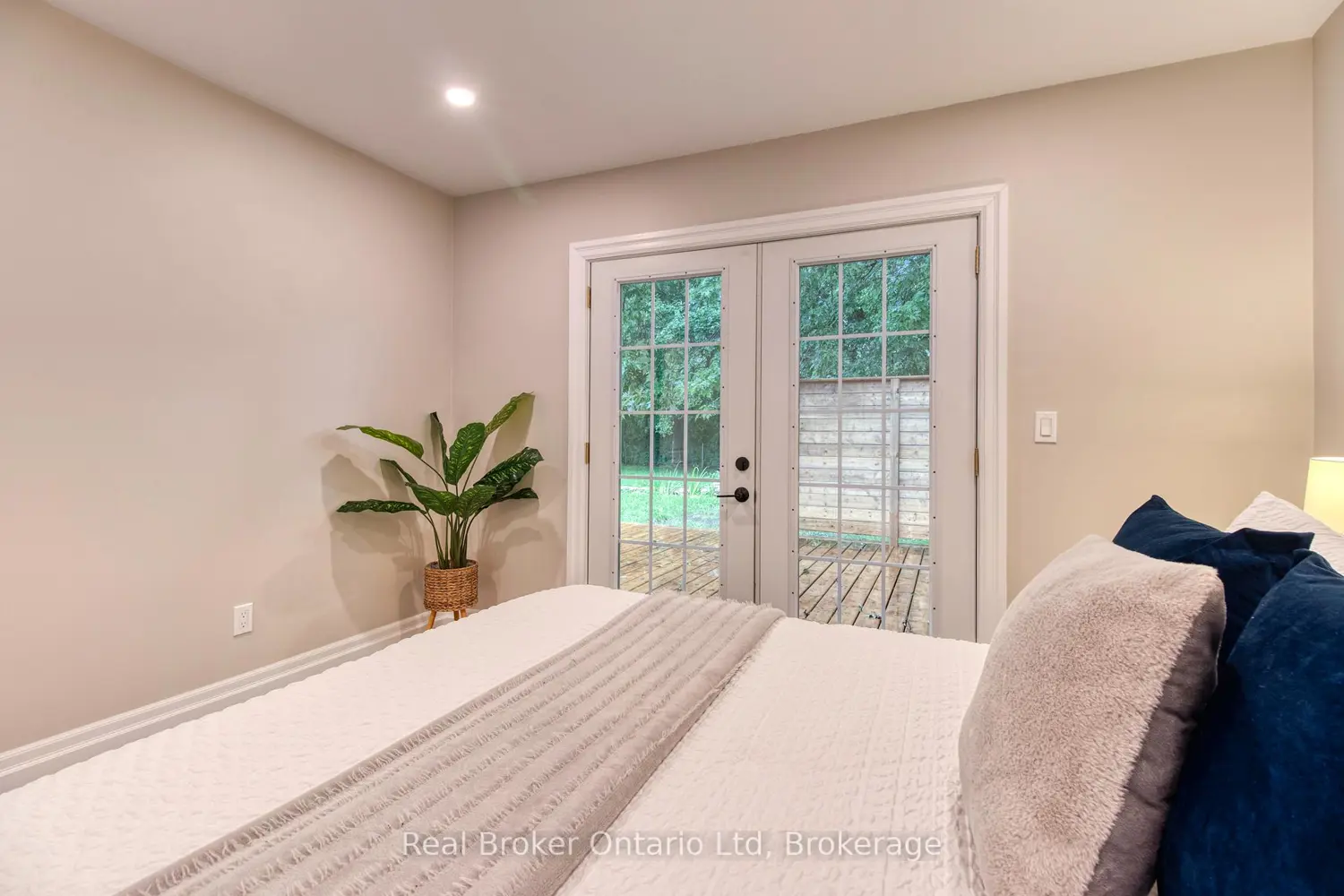 Additional image 9 of 446 Isaac Street