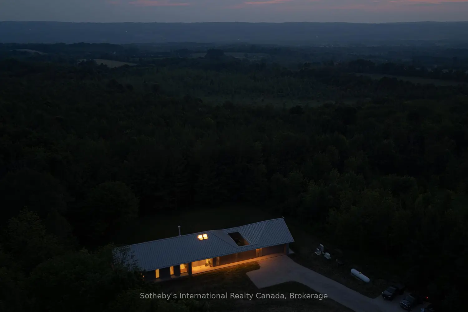 Additional image 3 of 395910 11Th Line