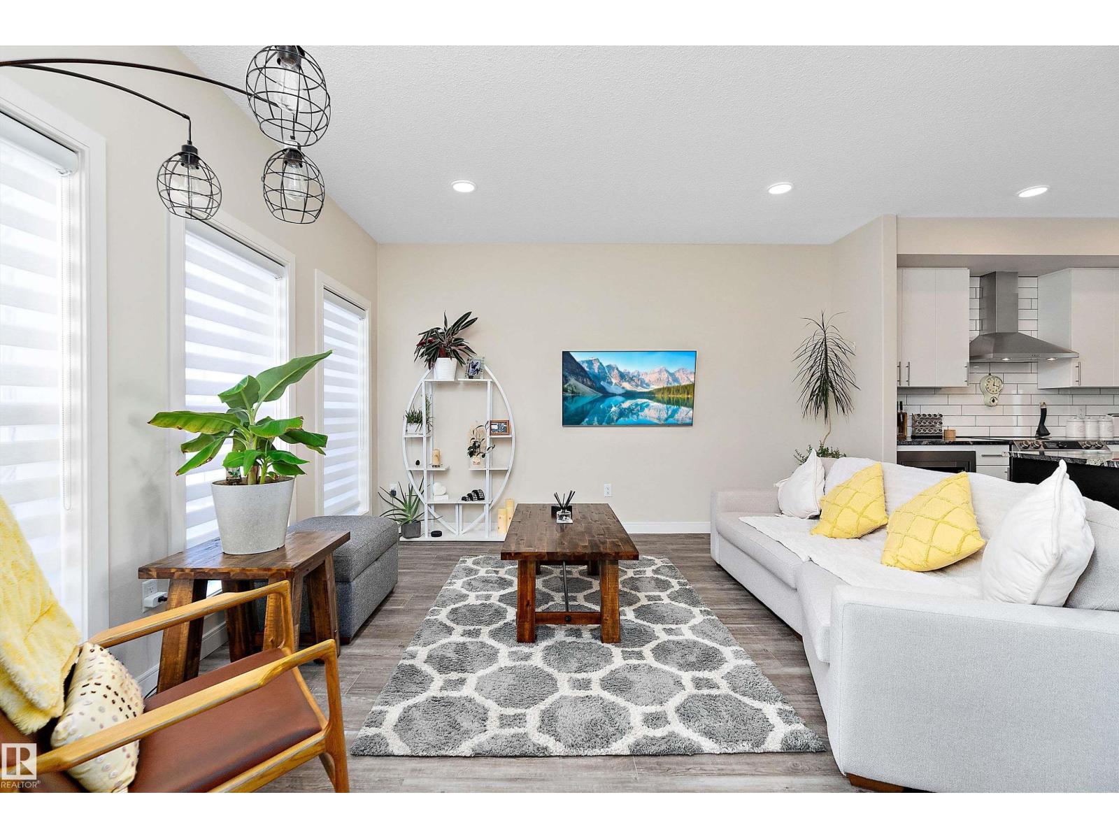 Additional image 4 of 7819 Yorke Road NW, Edmonton, AB, T5G2R6