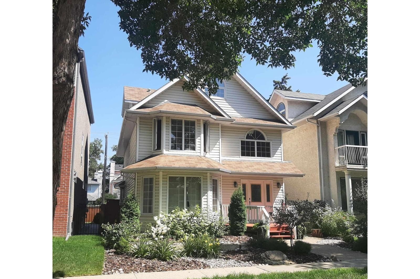 Additional image 8 of 9615 101 Street NW, Edmonton, AB, T5K0W7