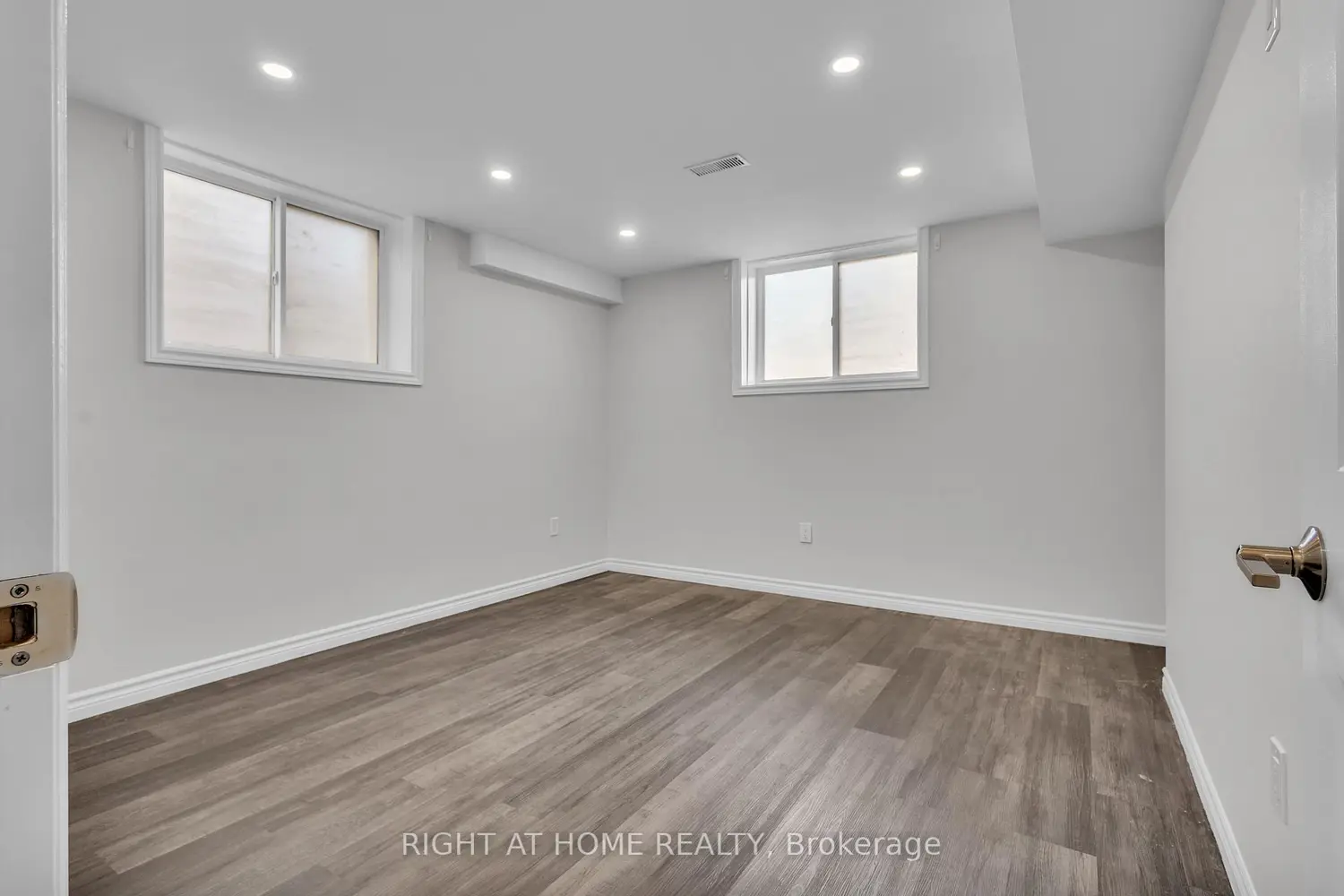 Additional image 16 of 321 Carriage Way