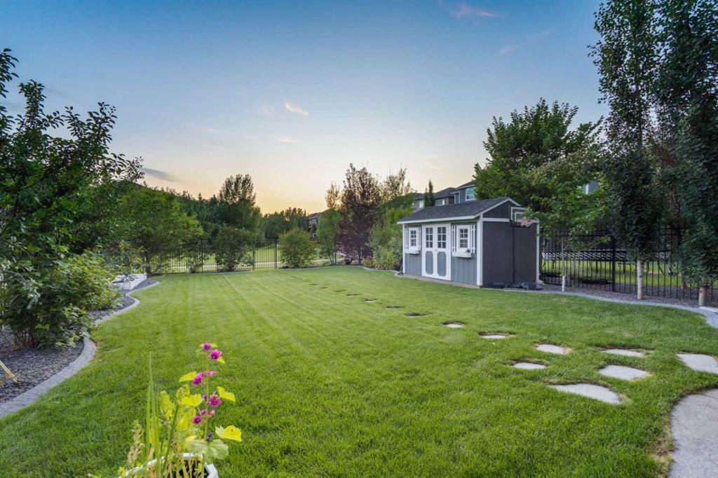 Additional image 3 of 117 West Grove Point SW, Calgary, AB, T3H 1V3