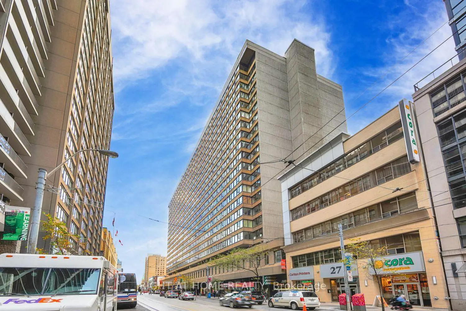 45 Carlton Street 607