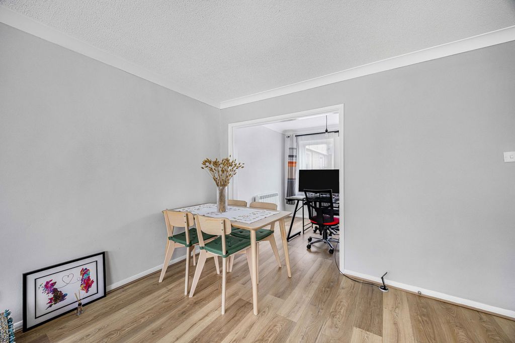 Additional image 6 of 2 bed flat for saleHillcourt Road, Cheltenham GL52