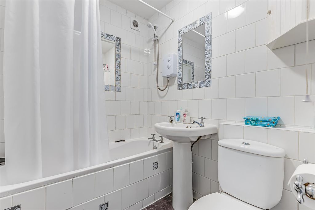 Additional image 7 of 2 bed flat for saleNelson Court, Ilkley LS29