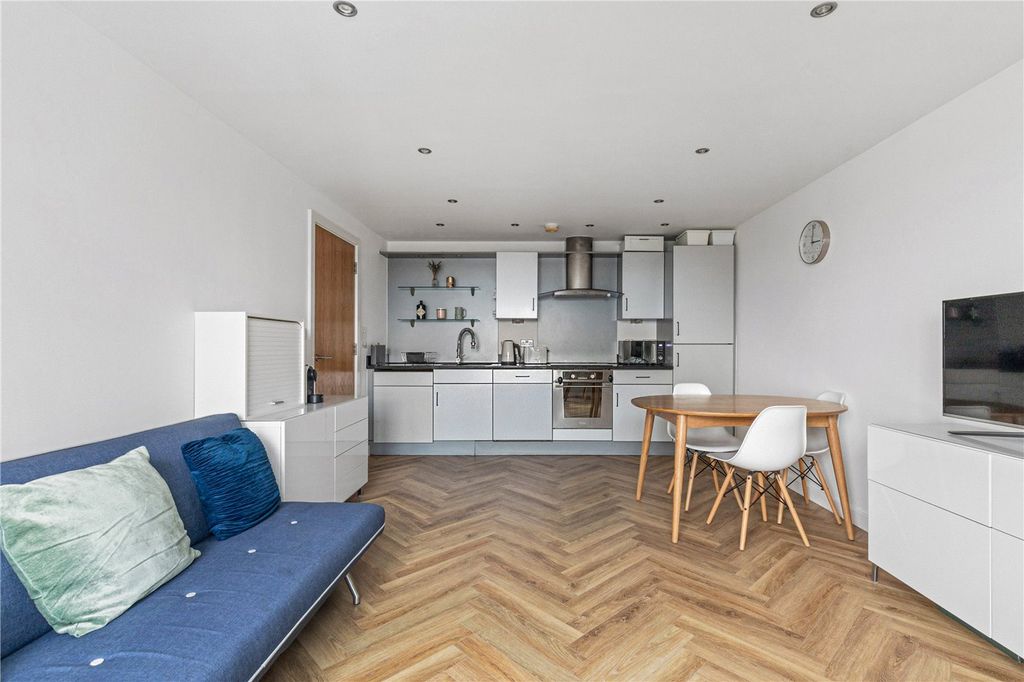 Additional image 3 of 2 bed flat for saleBalmes Road, London N1
