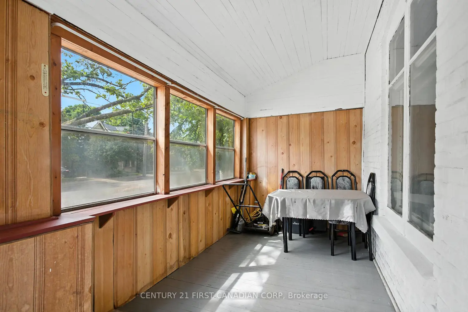 111 Wharncliffe Road photo 3