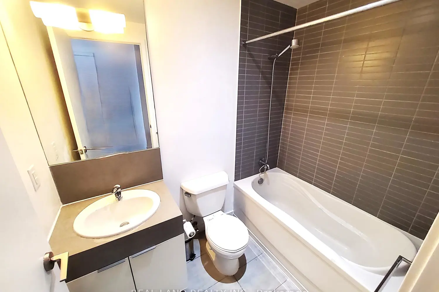 Additional image 8 of 110 Charles Street 4005