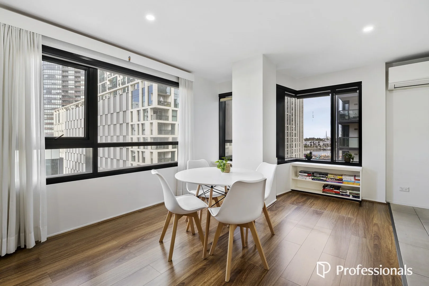 604/838 Bourke Street, Docklands VIC 3008