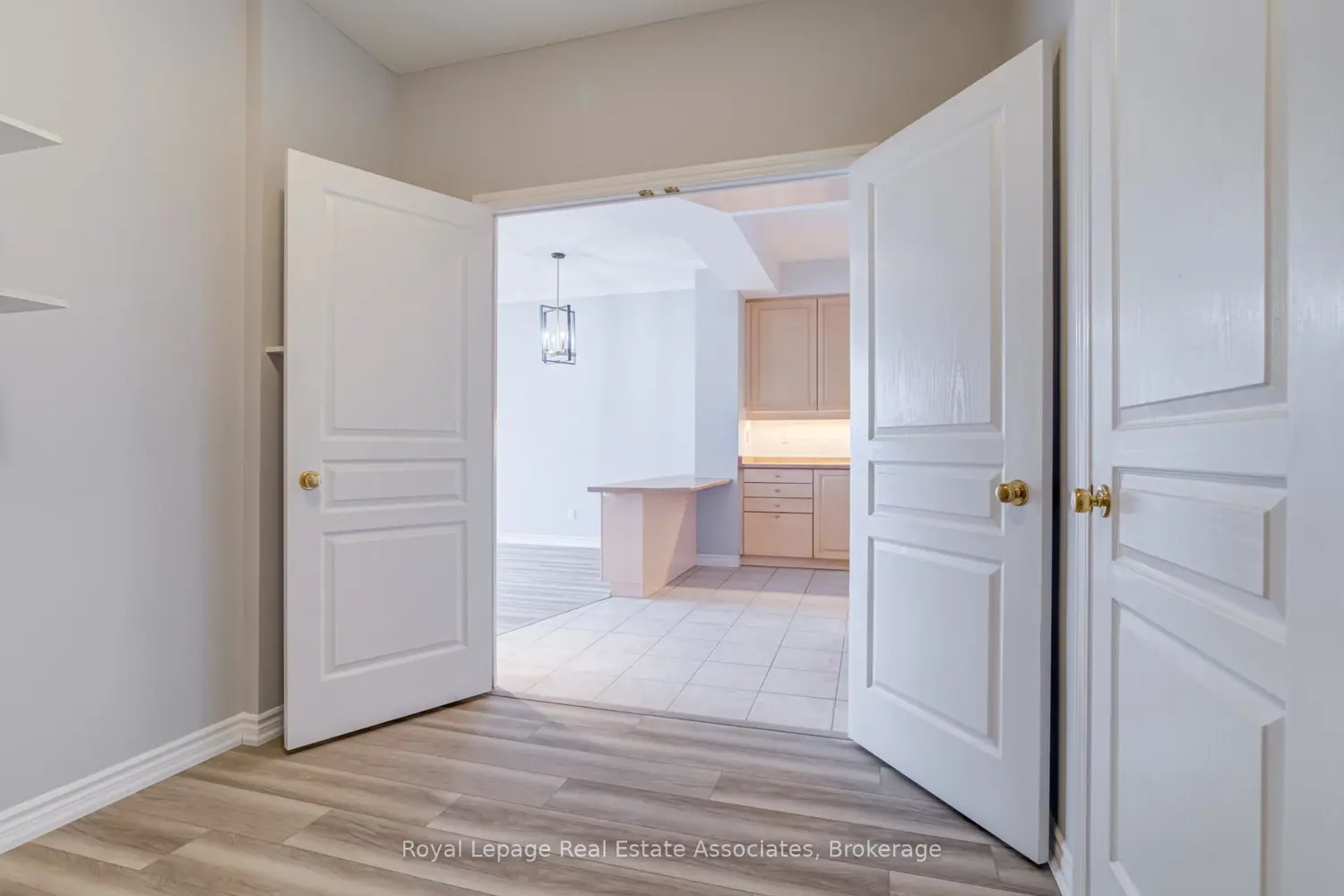 Additional image 11 of 1 Belvedere Court 909