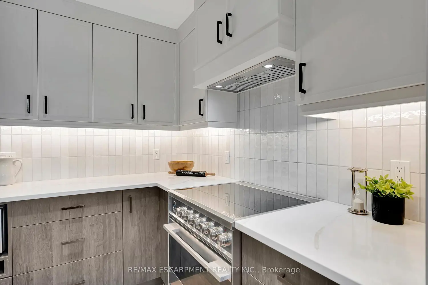 Additional image 4 of 7 Grand River Street 202