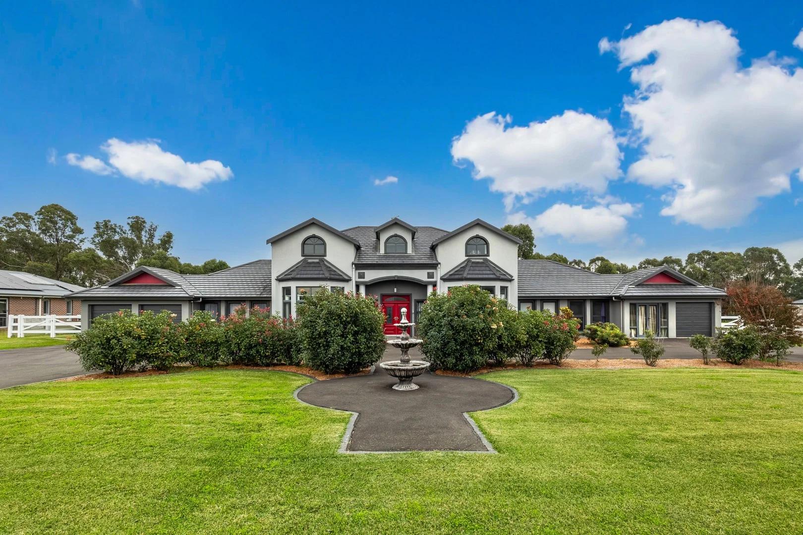 17 Halmstad Boulevard, Luddenham NSW 2745