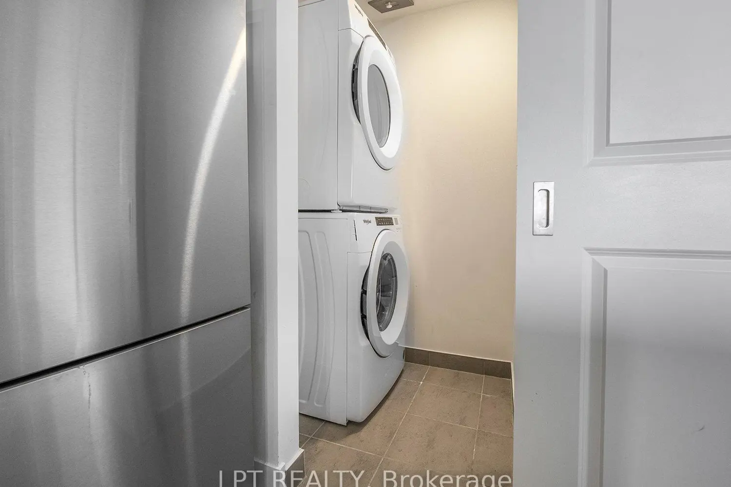 Additional image 5 of 1063 Douglas Mccurdy Common 615