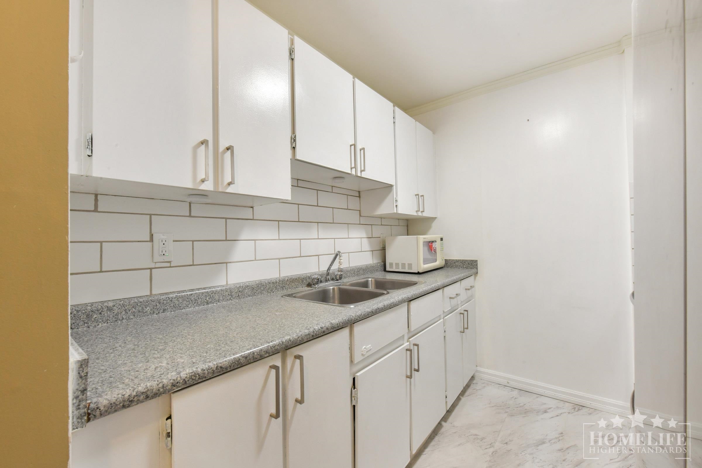 Additional image 4 of 314-1850 East Southmere Crescent, Surrey, BC, V4A 6Y6