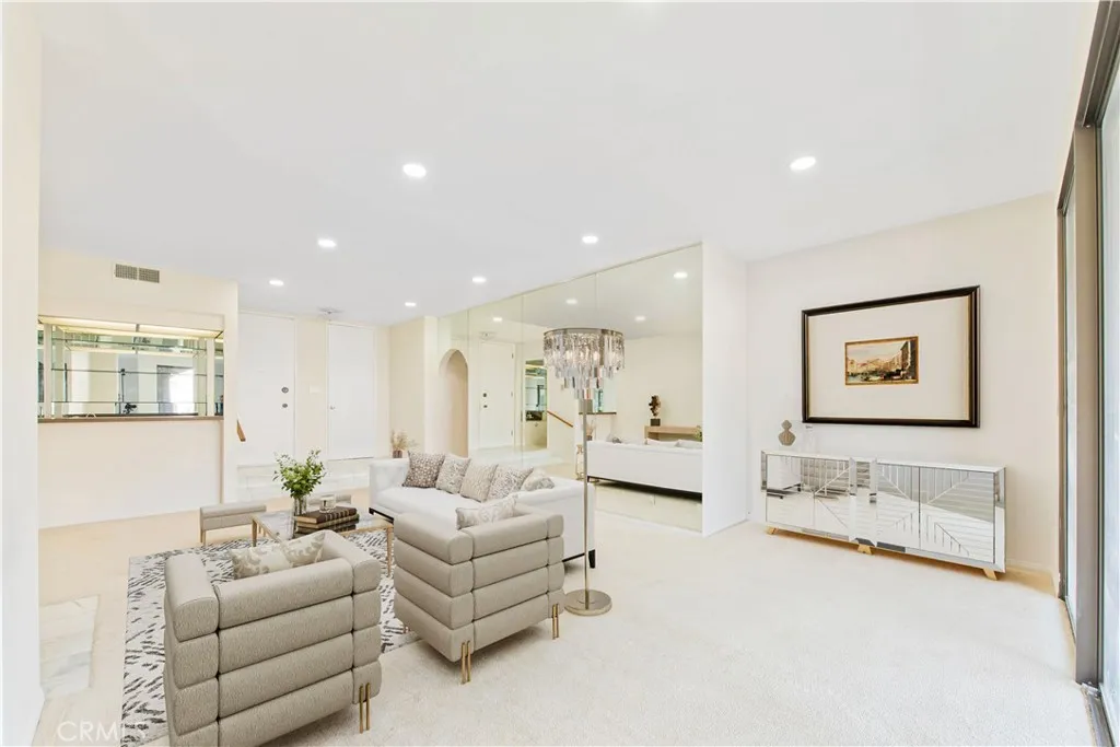 Additional image 4 of 5340 Yarmouth Unit 205, Encino, CA 91316