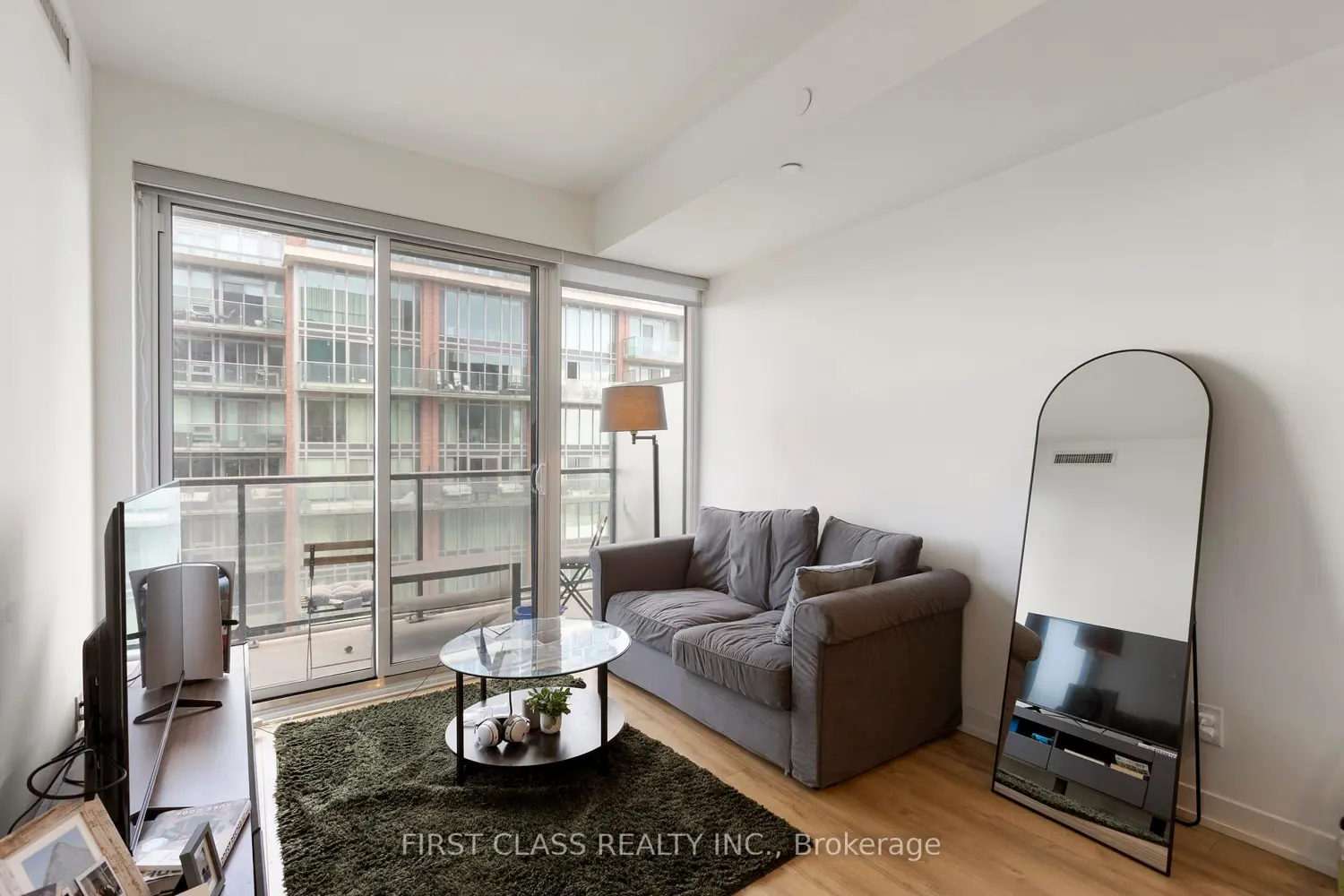 Additional image 8 of 135 East Liberty Street 2606