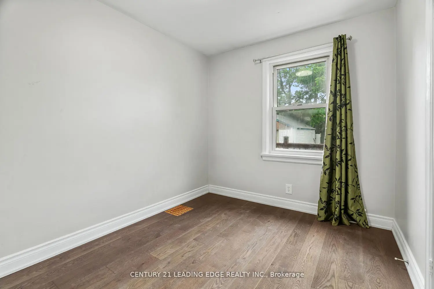 Additional image 6 of 96 Oakes Avenue