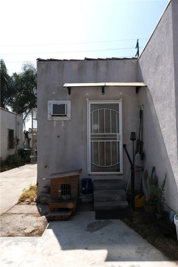 Additional image 51 of 611 W 91st St, Los Angeles, CA 90044